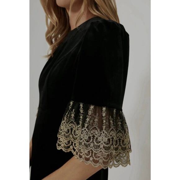 TUCKERNUCK Pomander Place Black Velvet Gold Lace Lillith Dress NWT Size Small - Picture 2 of 11
